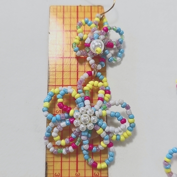 Colorful Beaded Flower Dangle Earrings - Picture 2 of 3